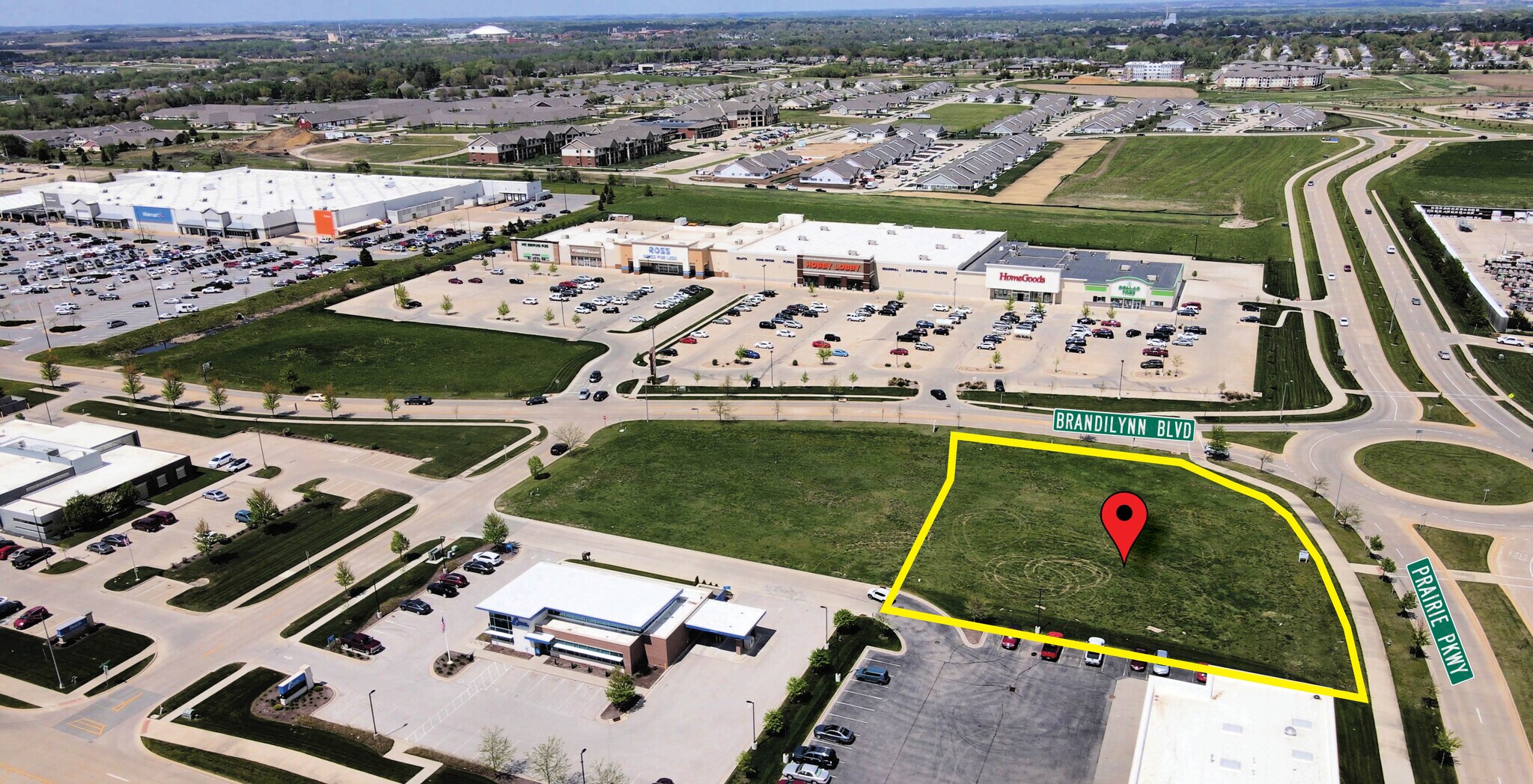 Prairie Parkway & Brandilynn, Cedar Falls, IA à louer Photo de l’immeuble– Image 1 sur 2