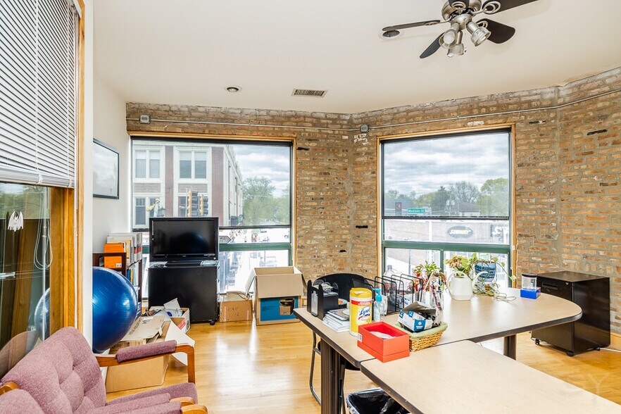 7321 Madison St, Forest Park, IL à louer - Photo intérieure – Image 3 sur 15