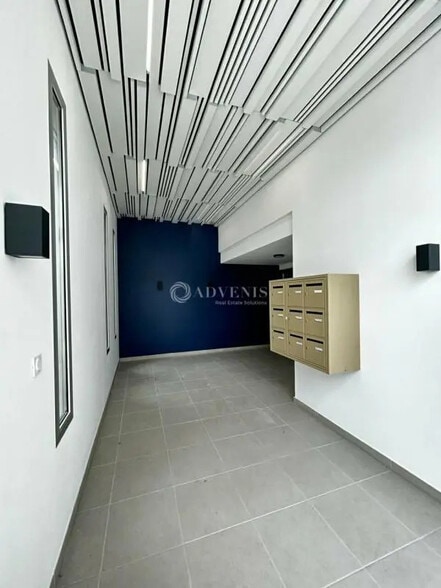 Bureau dans  à vendre - Photo de l’immeuble – Image 1 sur 8