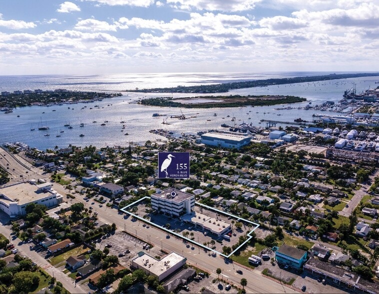 155 E Blue Heron Blvd, Riviera Beach, FL à vendre - Aérien – Image 1 sur 19
