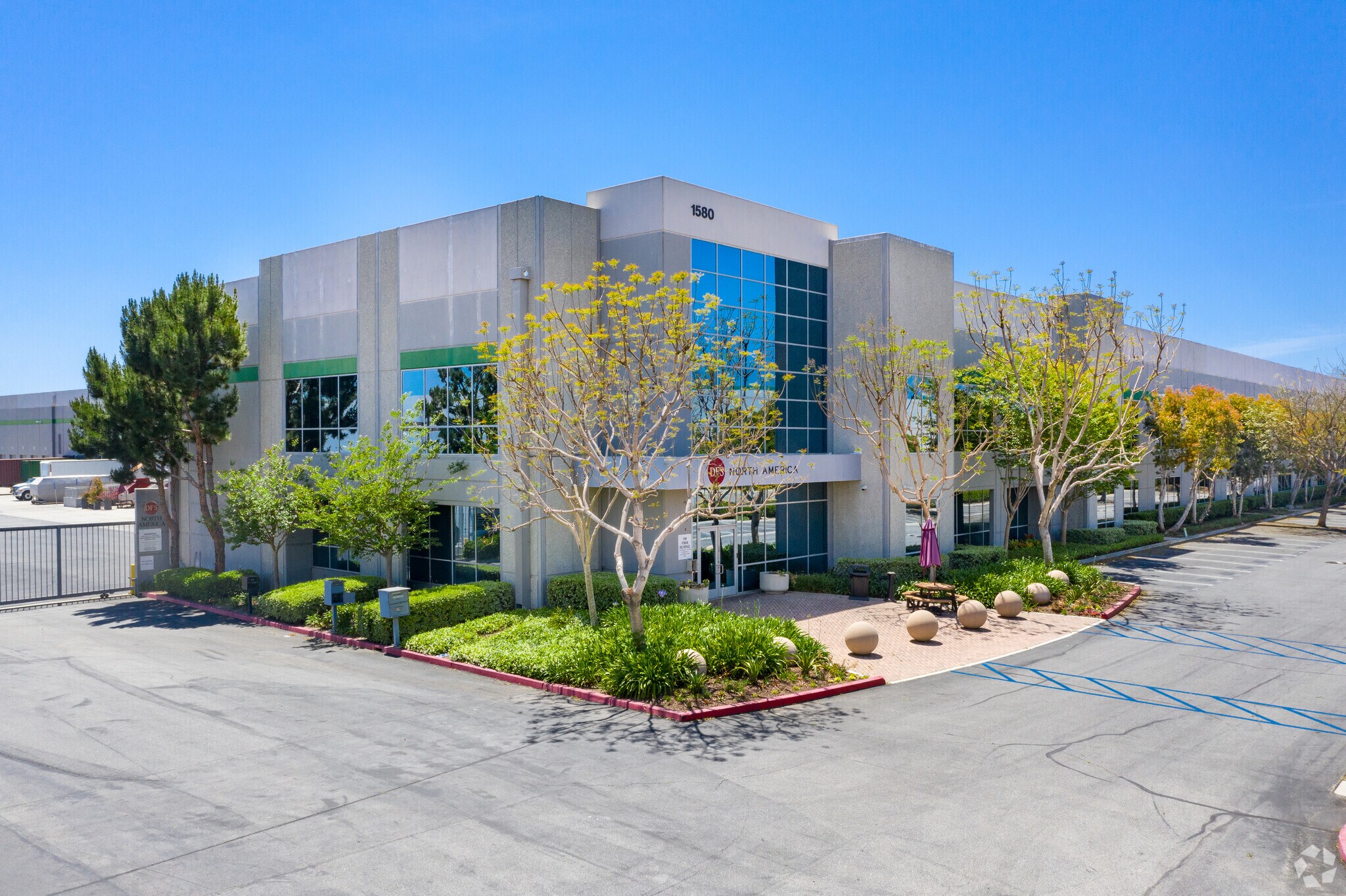 1580 Francisco St, Torrance, CA à louer Photo de l’immeuble– Image 1 sur 4