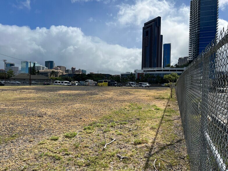 Ala Moana Blvd, Honolulu, HI à louer - Photo de l’immeuble – Image 2 sur 11