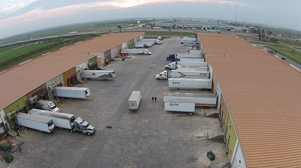 2101 W Military Hwy, McAllen, TX à louer - Photo de l’immeuble – Image 3 sur 6