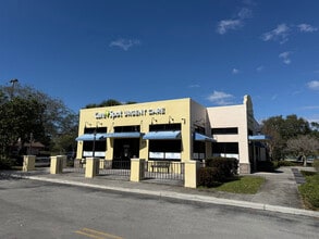 9035 Pines Blvd, Pembroke Pines, FL à louer Photo intérieure– Image 2 sur 8