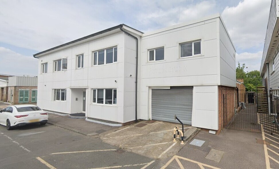 25-28 Station Clos, Potters Bar à vendre - Photo de l’immeuble – Image 1 sur 7