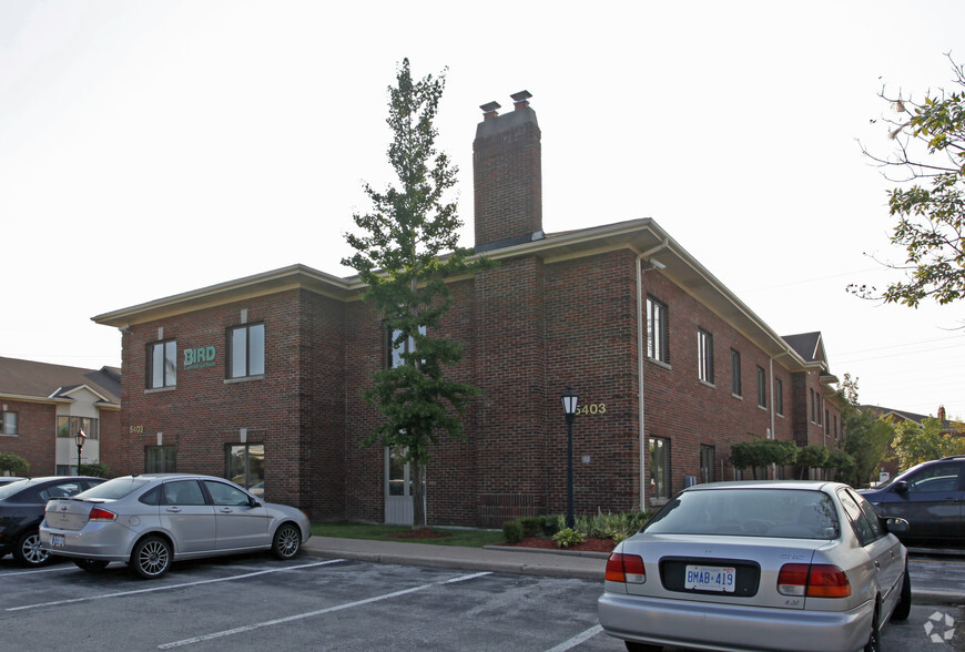 5403 Eglinton Ave W, Toronto, ON à louer - Photo de l’immeuble – Image 2 sur 7