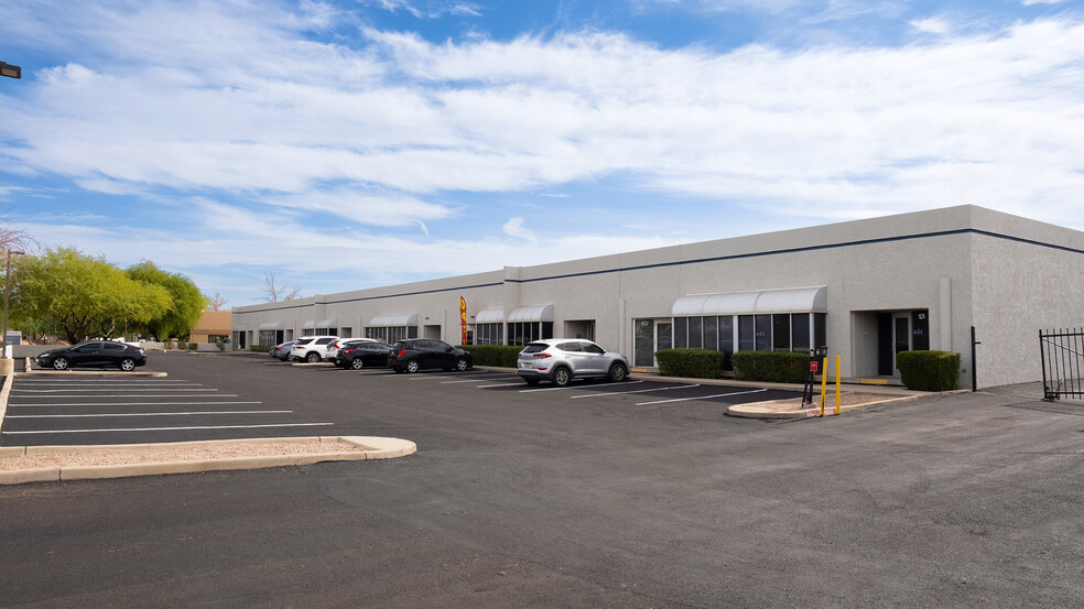 2235 W 1st St, Tempe, AZ à louer - Photo de l’immeuble – Image 1 sur 7