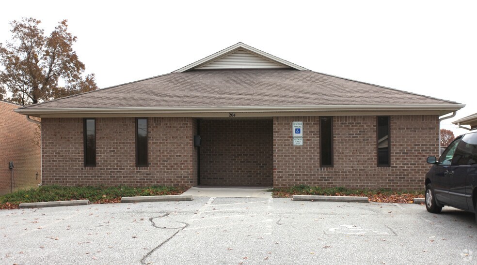204 Kelly Pl, High Point, NC à louer - Photo de l’immeuble – Image 2 sur 5