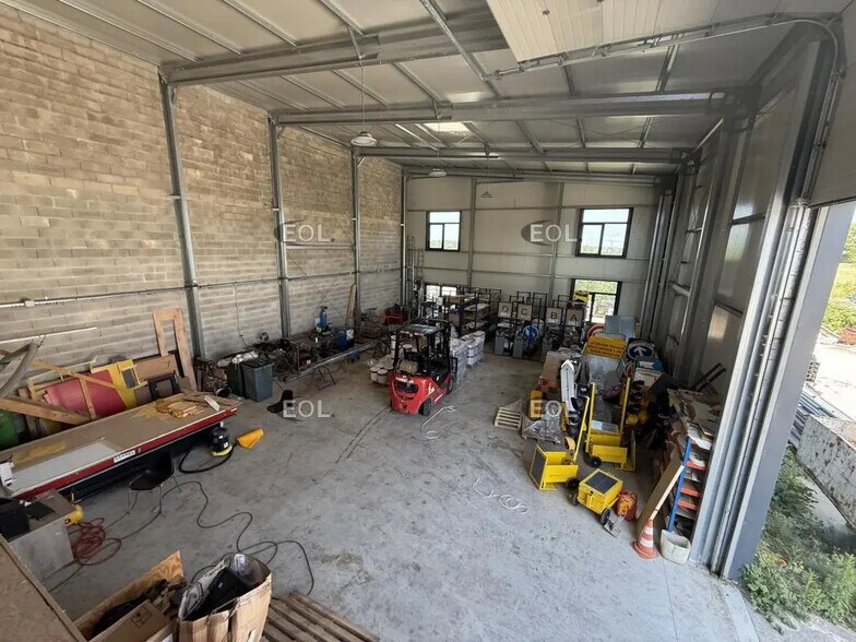 Local d'activités dans Rozay-en-Brie à vendre - Photo de l’immeuble – Image 1 sur 6