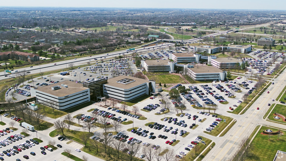 4350 Westown Pky, West Des Moines, IA à louer - Aérien – Image 2 sur 21