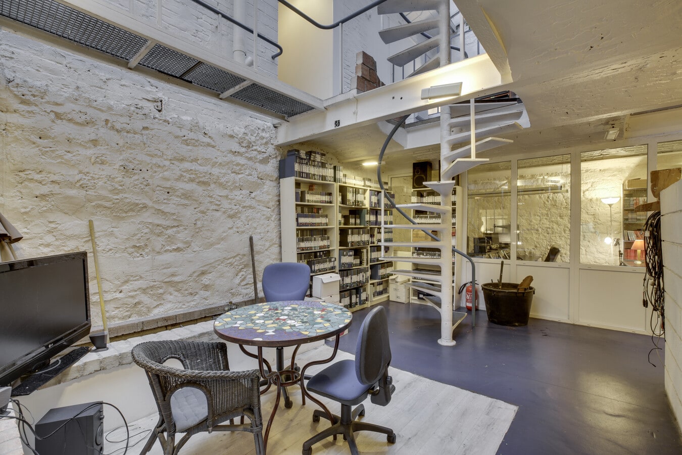 98 Rue Jean-Pierre Timbaud, Paris, PAR 75011 - - - Photo intérieure - Image 1 of 13