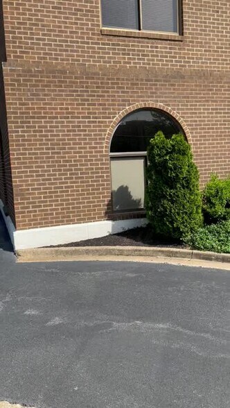 4041 University Dr, Fairfax, VA à louer - Vidéo sur l’annonce professionnelle – Image 2 sur 16