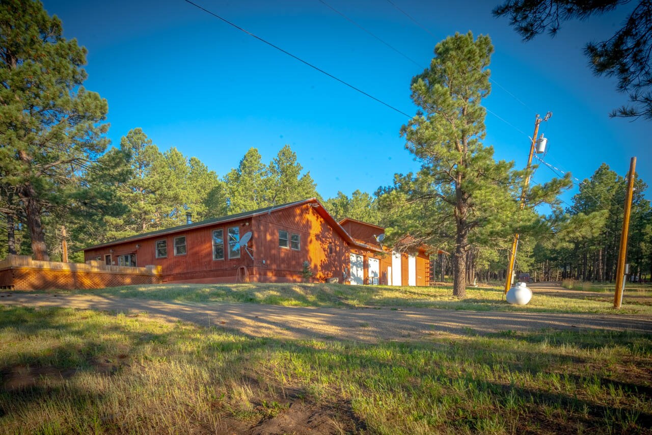 13 Pine Tree Rd, Angel Fire, NM à vendre Photo principale– Image 1 sur 20