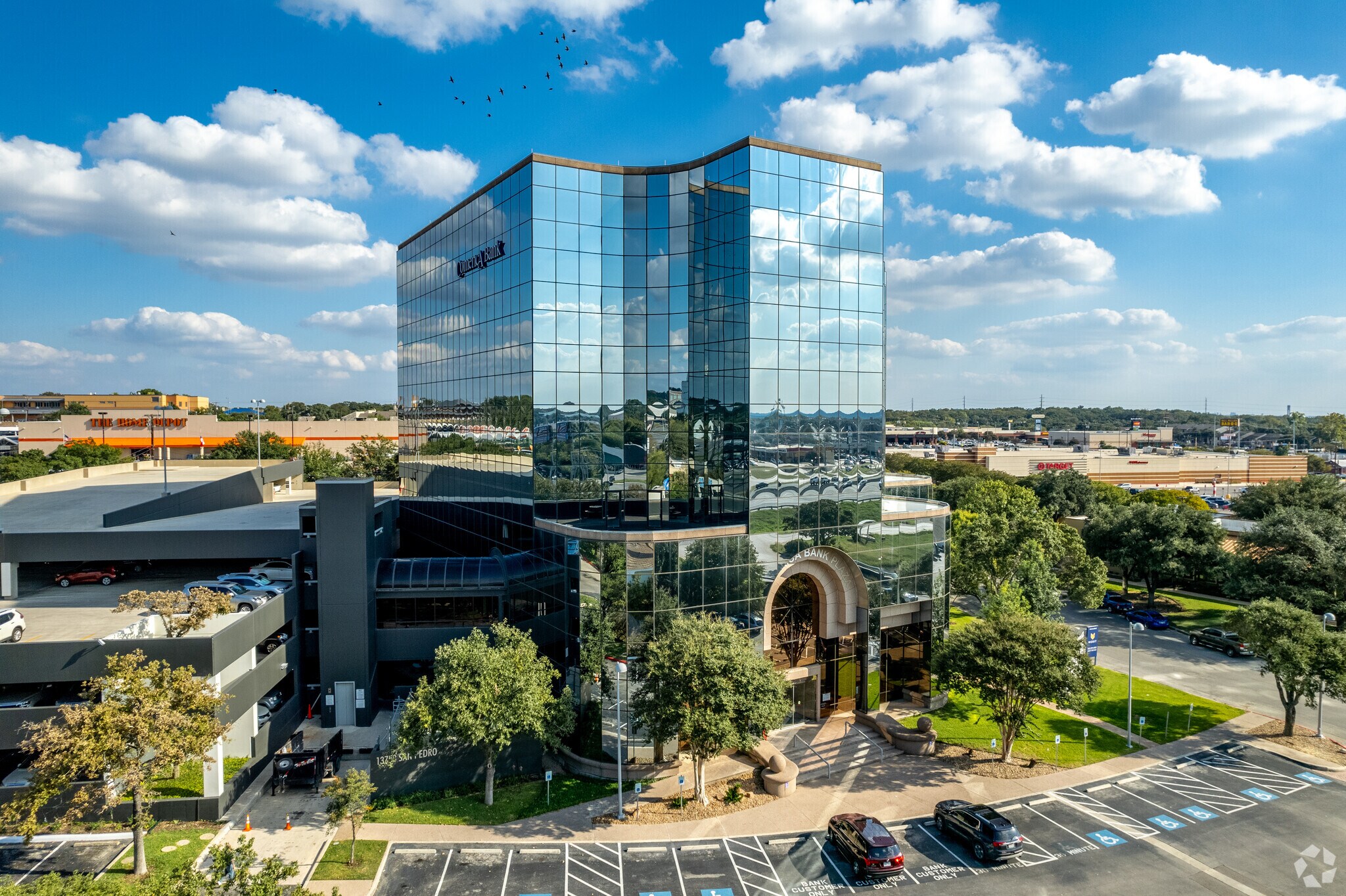 13750 San Pedro Ave, San Antonio, TX à louer Photo principale– Image 1 sur 35