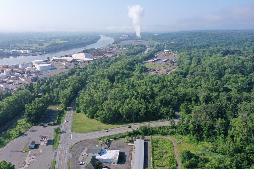 00 River Rd, Glenmont, NY à louer - Photo de l’immeuble – Image 3 sur 6