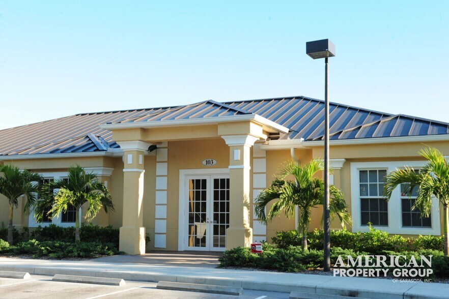 5460 Lena Rd, Bradenton, FL à louer - Photo de l’immeuble – Image 2 sur 2