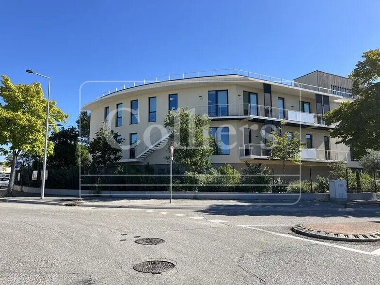 20 Rue Georges Claude, Aix-en-Provence à louer - Photo de l’immeuble – Image 2 sur 14