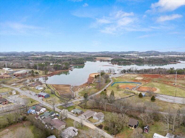 518 Church St, Vonore, TN à vendre - Photo de l’immeuble – Image 3 sur 52