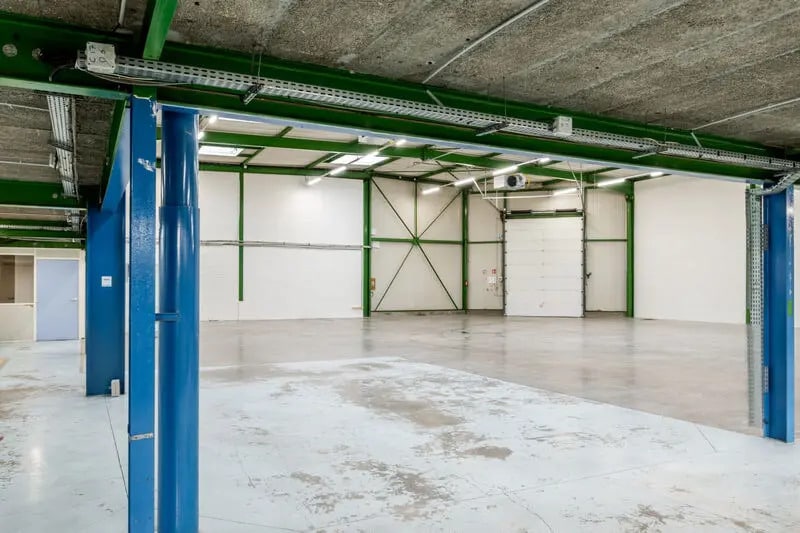 Local d’activités dans Saint-Thibault-des-Vignes à louer - Photo intérieure – Image 3 sur 12