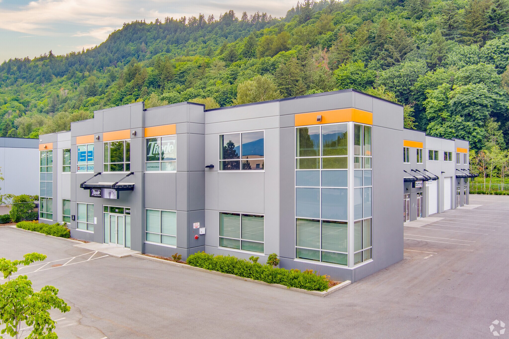 43923 Progress Way, Chilliwack, BC à louer Photo de l’immeuble– Image 1 sur 5