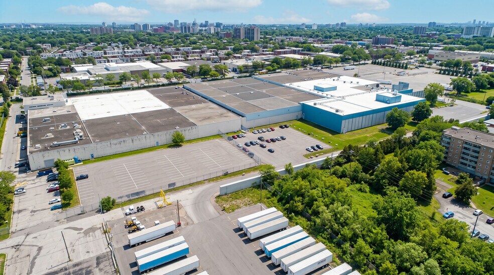 11281-11299 Boul Albert-Hudon, Montréal, QC à louer - Photo de l’immeuble – Image 2 sur 10
