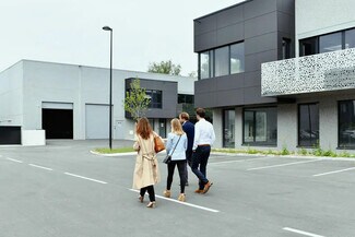 Plus de détails pour Local d'activités à louer