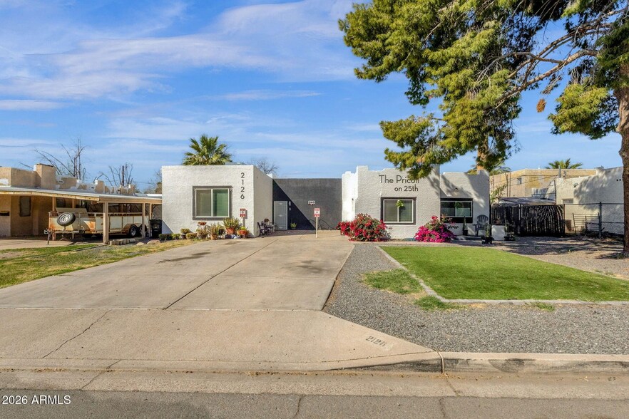 2126 N 25th Pl, Phoenix, AZ à vendre - Photo principale – Image 1 sur 1