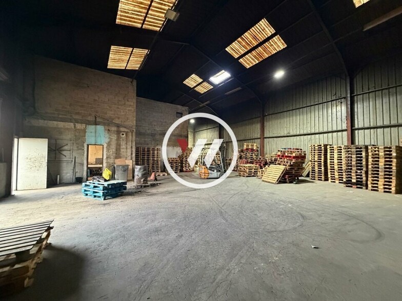 Industriel/Logistique dans Goussainville à vendre - Photo de l’immeuble – Image 1 sur 1