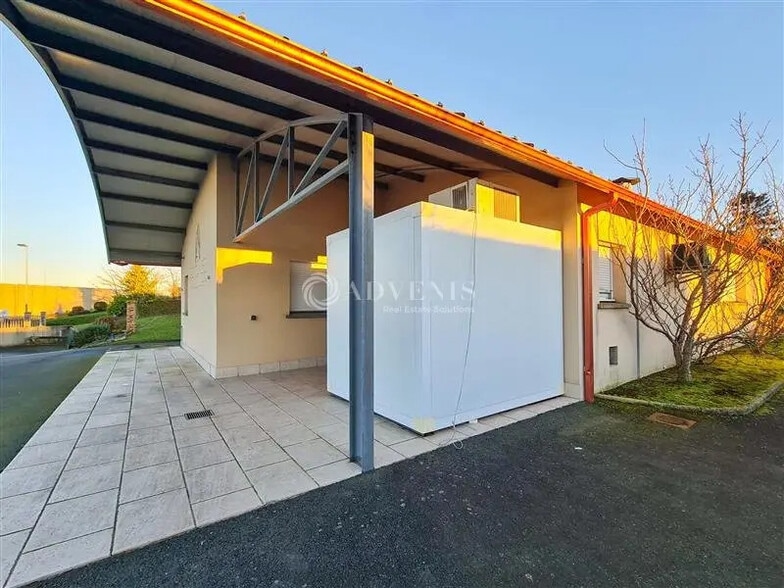 Local d'activités dans Ploumagoar à vendre - Photo de l’immeuble – Image 3 sur 8