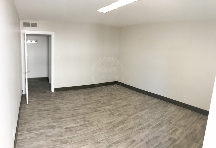 516 S 6th St, Las Vegas, NV à louer - Photo de l’immeuble – Image 3 sur 4