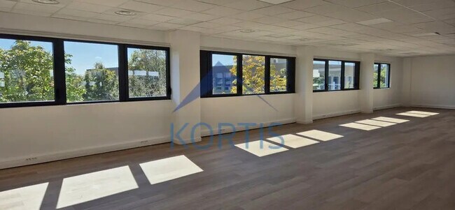 Plus de détails pour 27 Chemin Des Peupliers, Dardilly - Bureau à louer