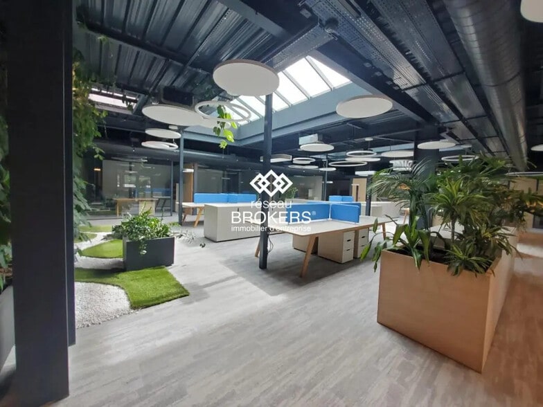 89 Rue De L'Industrie, Epagny Metz-Tessy à louer - Photo de l’immeuble – Image 1 sur 12
