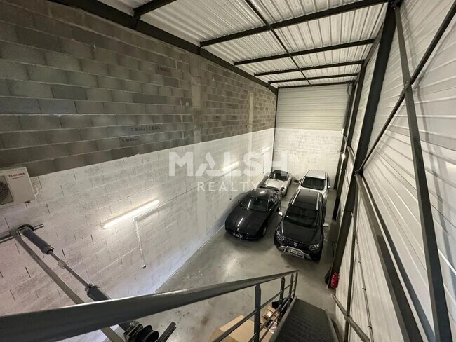 Plus de détails pour Local d’activités à vendre