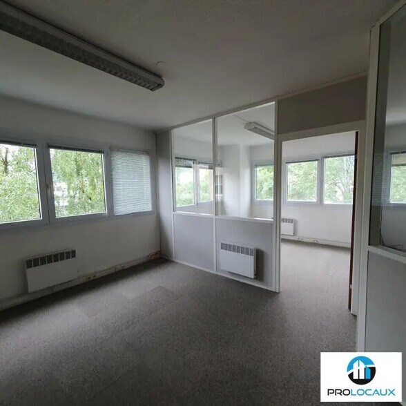 Bureau dans SAINT-MARTIN-D'HERES à louer - Photo de l’immeuble – Image 2 sur 12