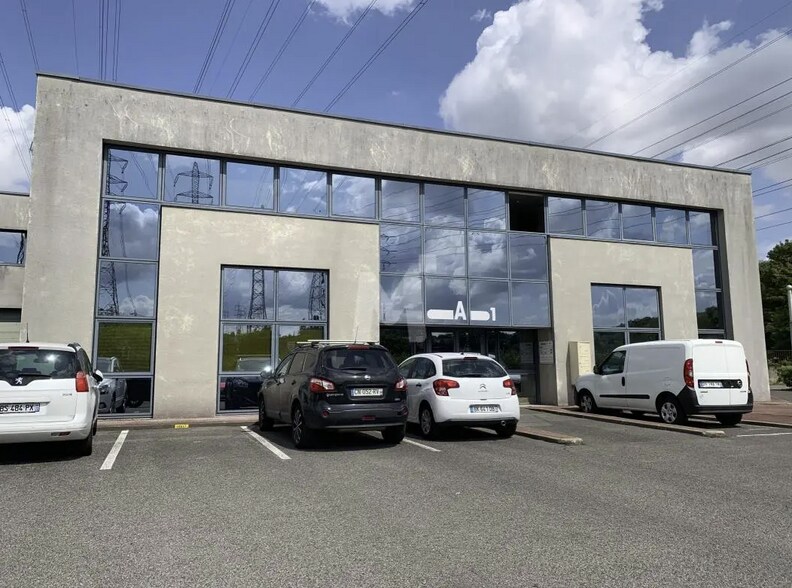 Bureau dans Palaiseau à louer - Photo principale – Image 1 sur 1