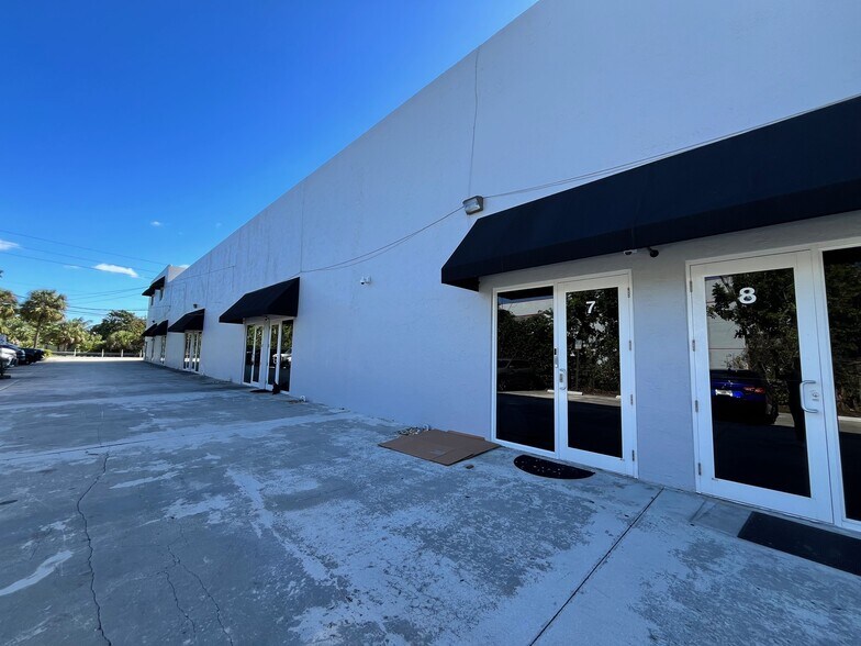 1471 SW 30th Ave, Deerfield Beach, FL à louer - Photo de l’immeuble – Image 2 sur 8
