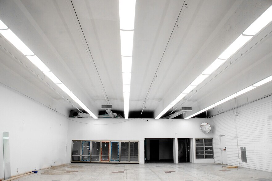 629 E Chandler Blvd, Chandler, AZ à louer - Photo de l’immeuble – Image 2 sur 15