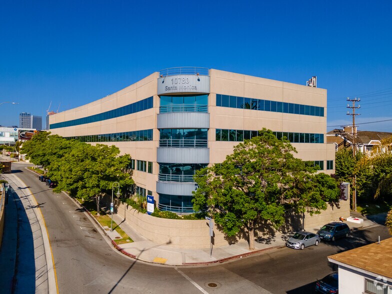 10780 Santa Monica Blvd, Los Angeles, CA à louer - Photo principale – Image 1 sur 7