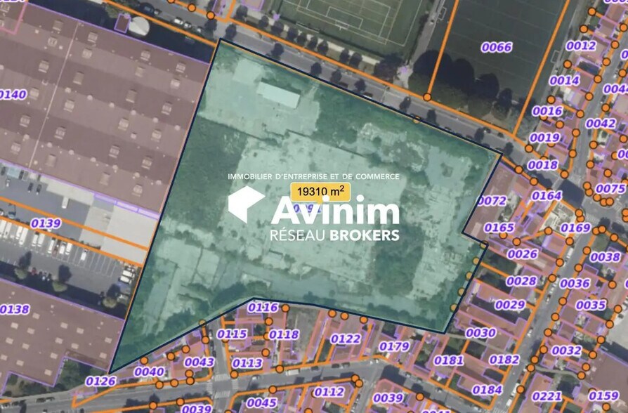 Terrain dans La Courneuve à louer - Photo de l’immeuble – Image 1 sur 4