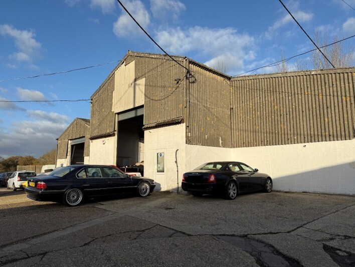 Units 13 &13b Ridge Farm, Horsham Rd, Dorking à louer Photo de l’immeuble– Image 1 sur 8