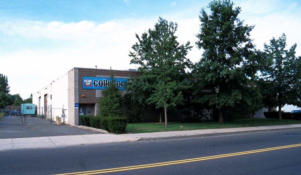 375 Wyandanch Ave, North Babylon, NY à louer - Photo principale – Image 1 sur 10