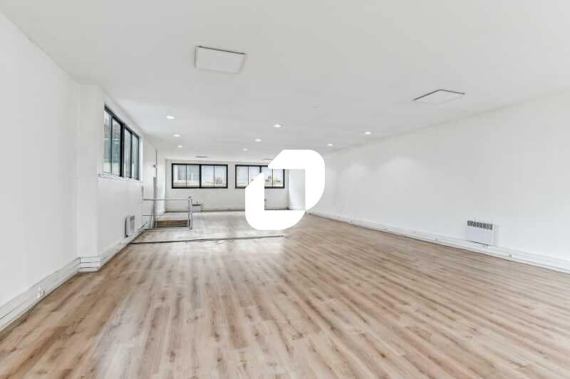 Bureau dans Courbevoie à vendre - Photo de l’immeuble – Image 3 sur 17