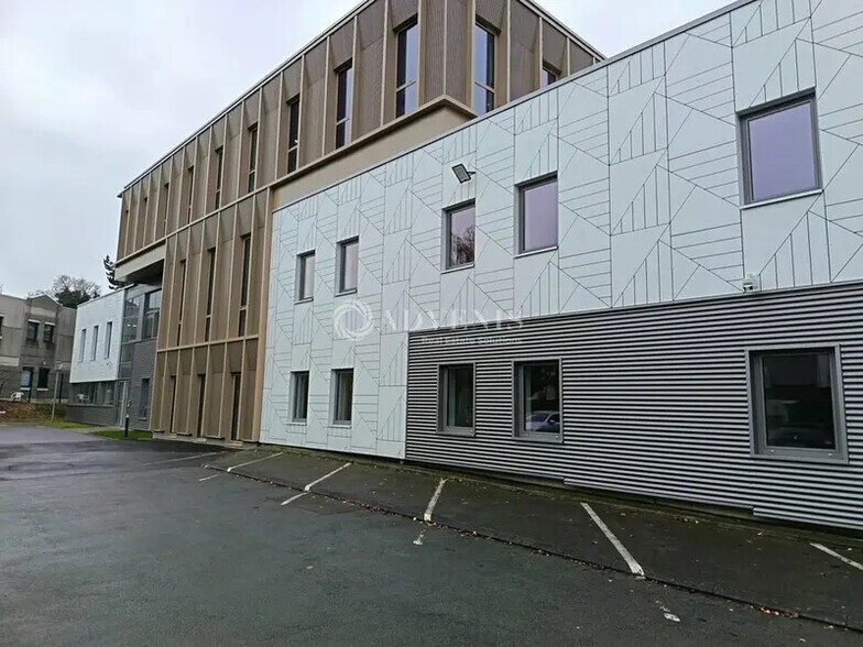 Bureau dans Marcq-en-Baroeul à louer - Photo de l’immeuble – Image 1 sur 9