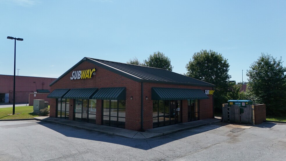 2120 Friendship Rd, Flowery Branch, GA à louer - Photo de l’immeuble – Image 2 sur 14