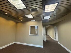 1417 N Semoran Blvd, Orlando, FL à louer Photo intérieure– Image 2 sur 5