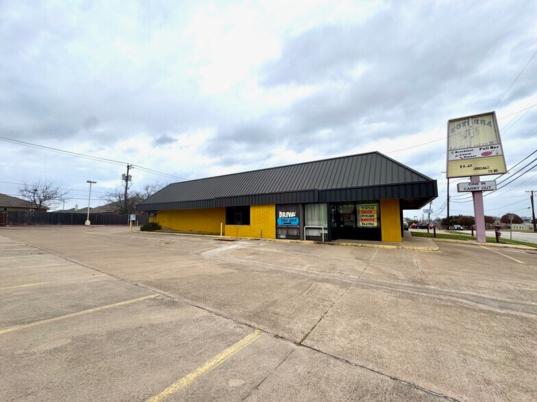 510 S Cherry Ln, Fort Worth, TX à vendre - Photo de l’immeuble – Image 3 sur 8