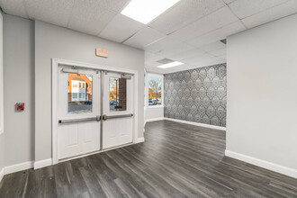 1051 Farmington Ave, Farmington, CT à louer Photo intérieure– Image 1 sur 6