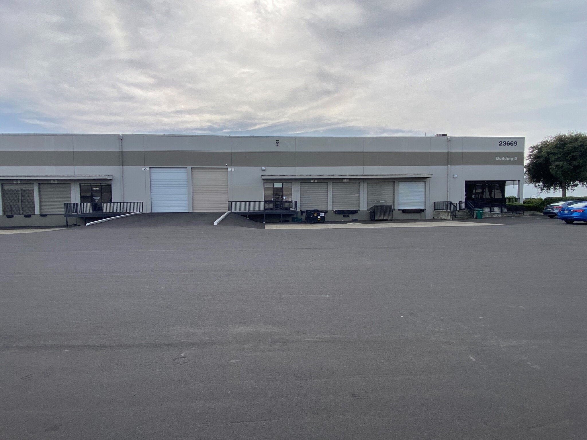 23663-23669 Eichler St, Hayward, CA à louer Photo de l’immeuble– Image 1 sur 2