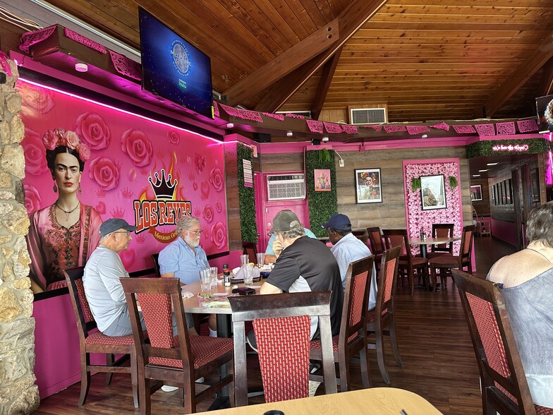 3430 Hwy 441, Fruitland Park, FL à vendre - Photo intérieure – Image 3 sur 10