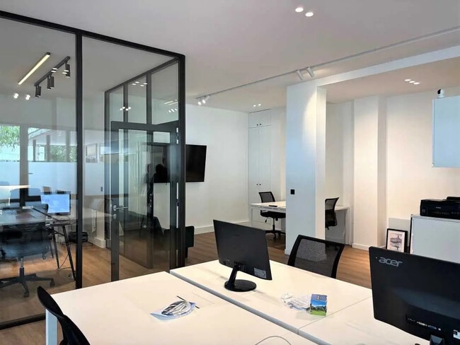 Plus de détails pour Bureau à vendre